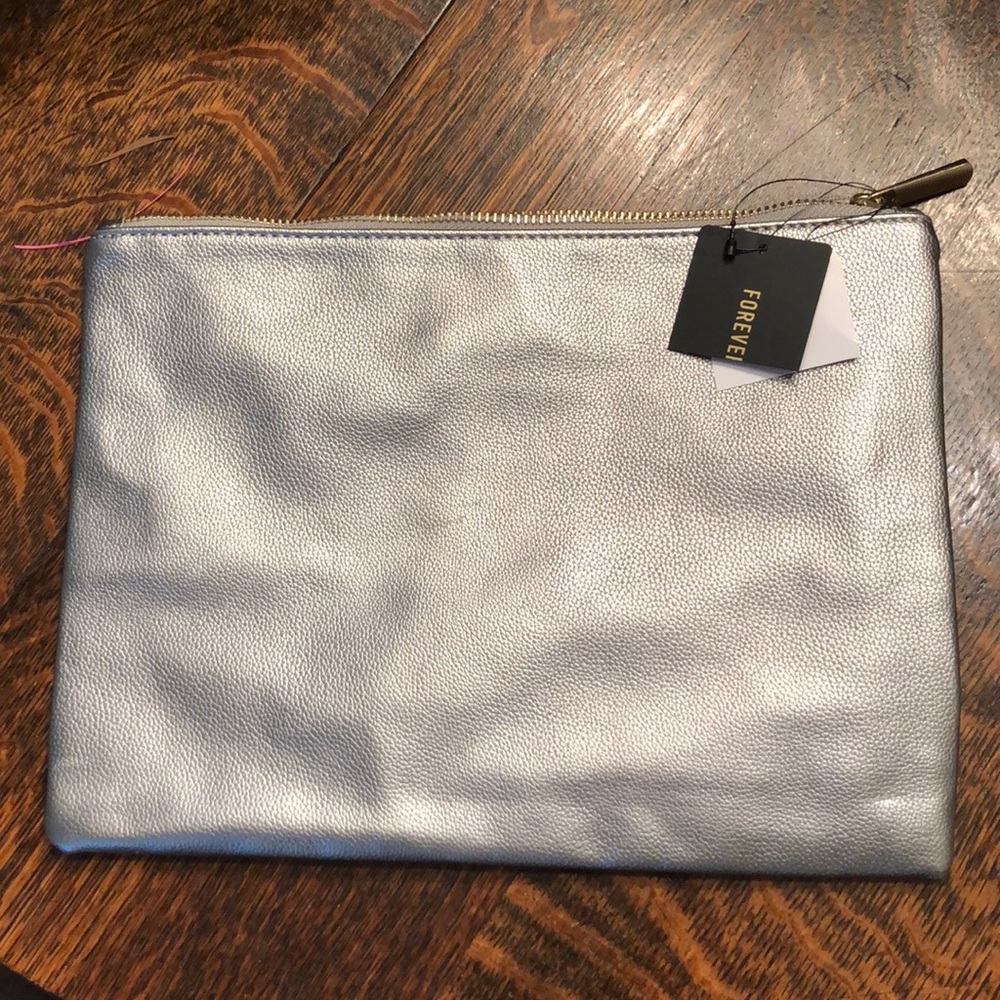 Silver clutch from forever 21- never used